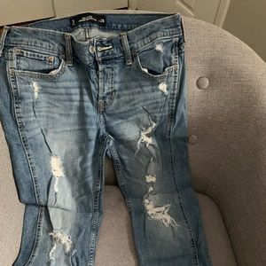 Hollister Jeans! NEVER WORN!